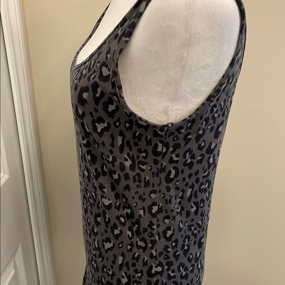 Maurices Black and Gray Leopard Fitted Sleeveless Tank Top EUC Large - Picture 7 of 13